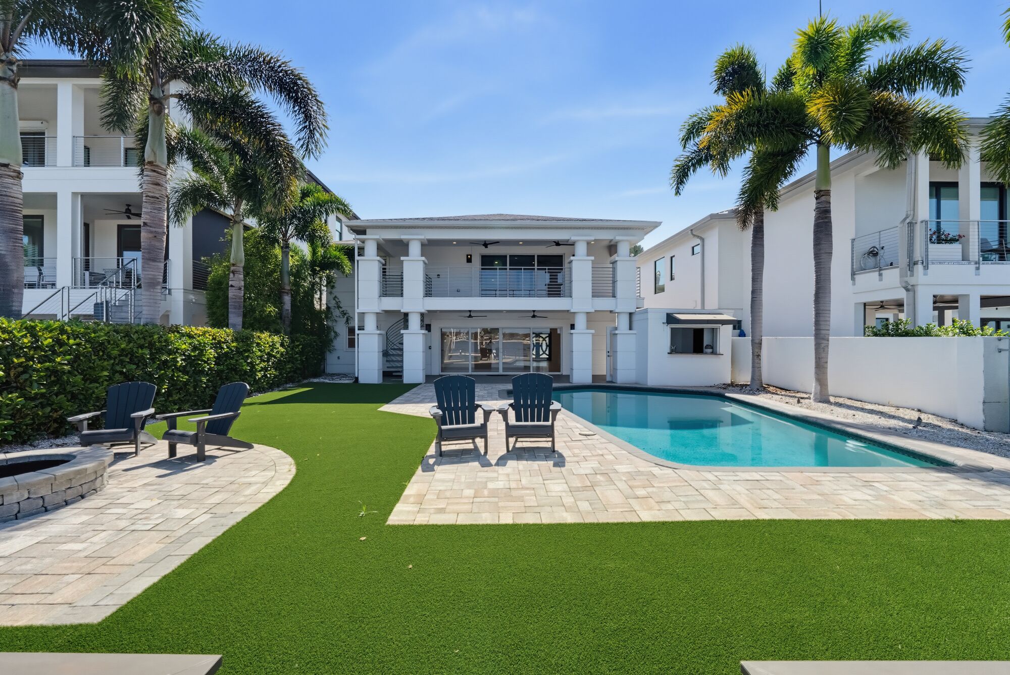 Resort-style pool and lanai